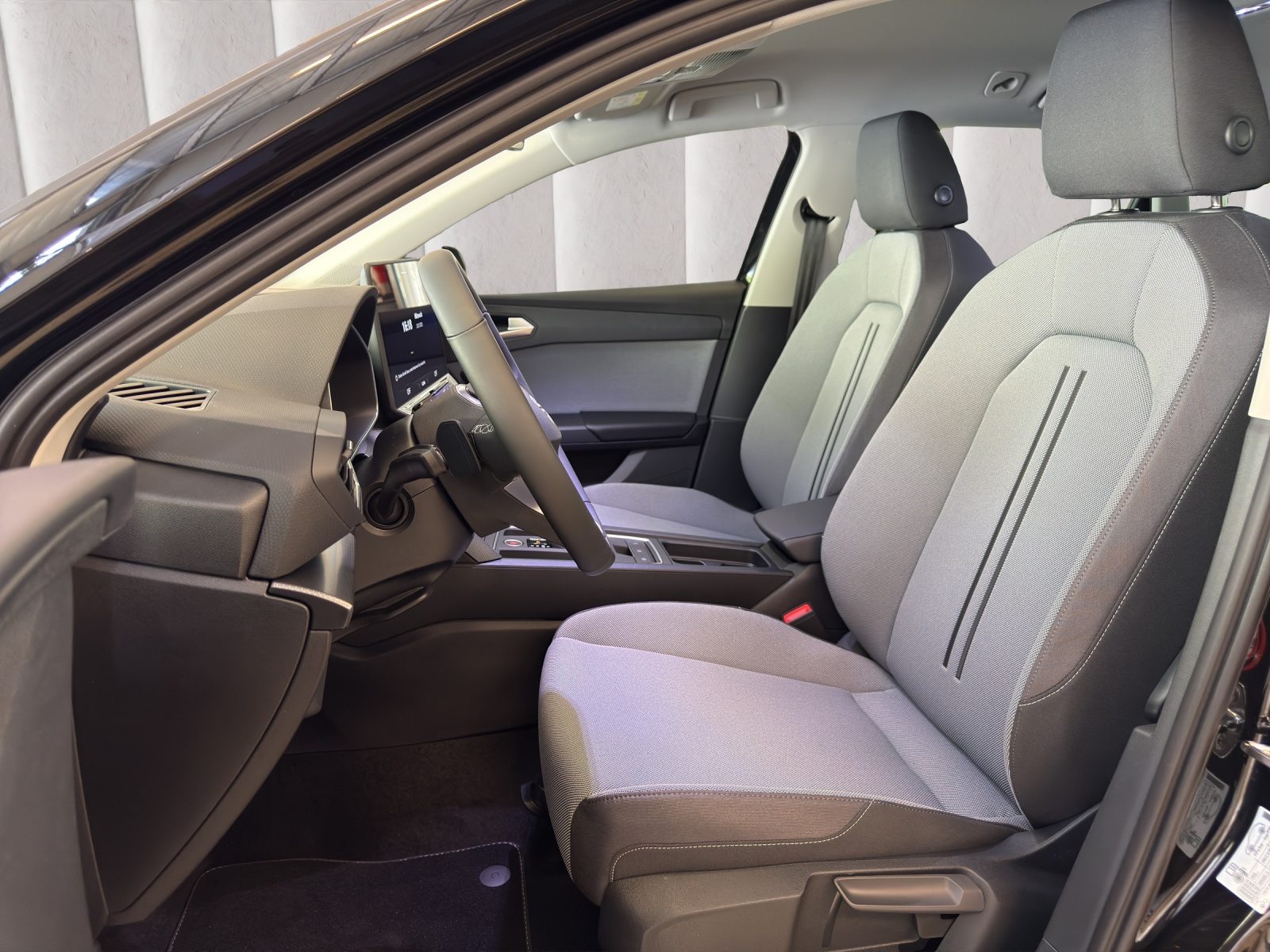 SEAT NEW SEAT LEON SPORTSTOURER BUSINESS EDITION, Diesel, Occasion / Gebraucht, Automatik - 7