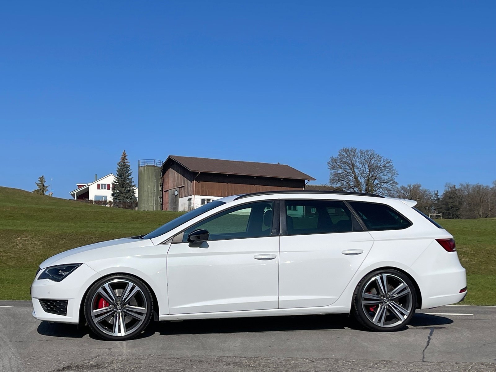 SEAT Leon ST 2.0 TSI 280 DSG, Benzin, Occasion / Gebraucht, Automatik - 2