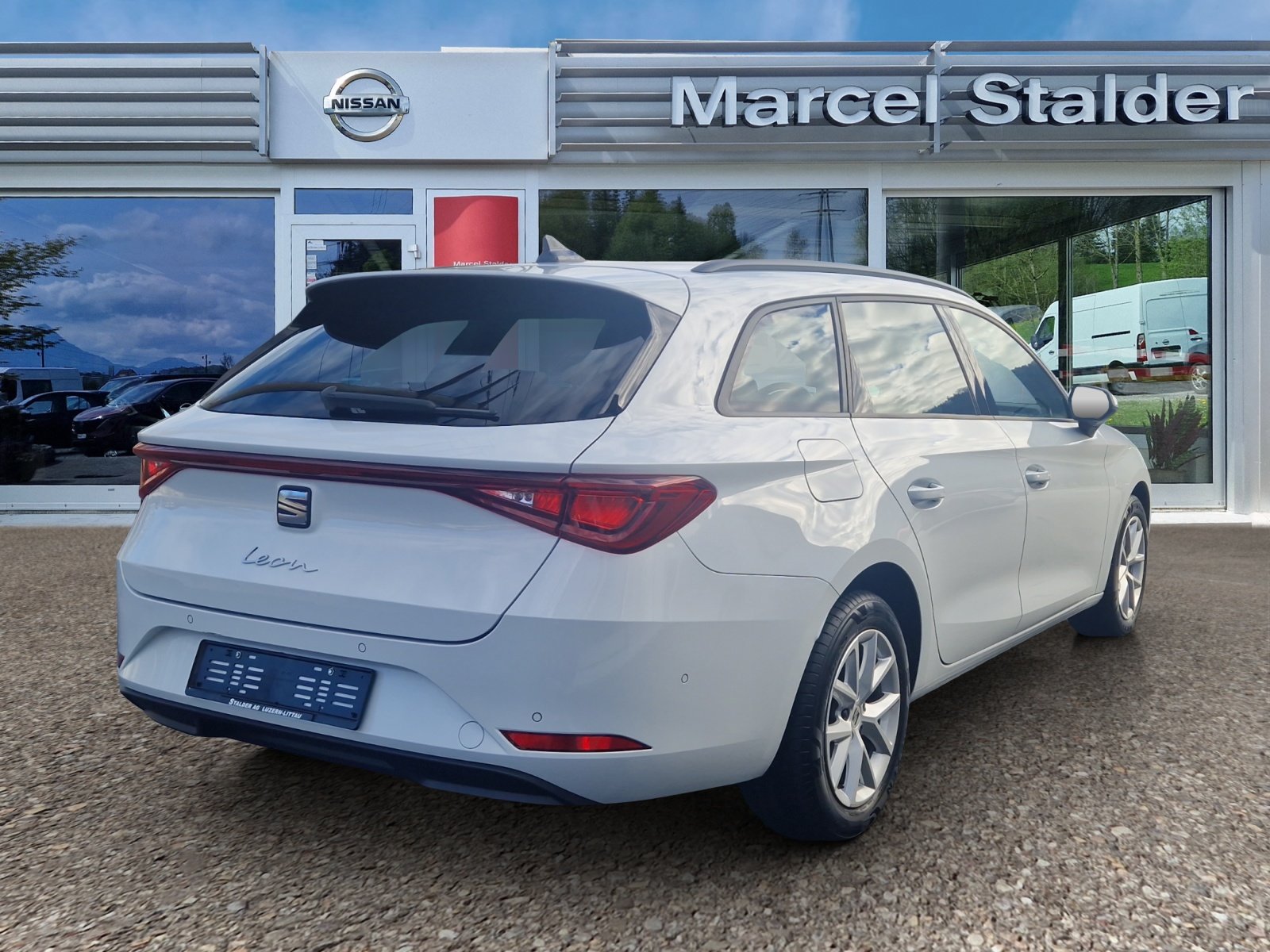 SEAT Leon ST 1.5 eTSI mHEV DSG Style, Mild-Hybrid Petrol/Electric, Second hand / Used, Automatic - 5