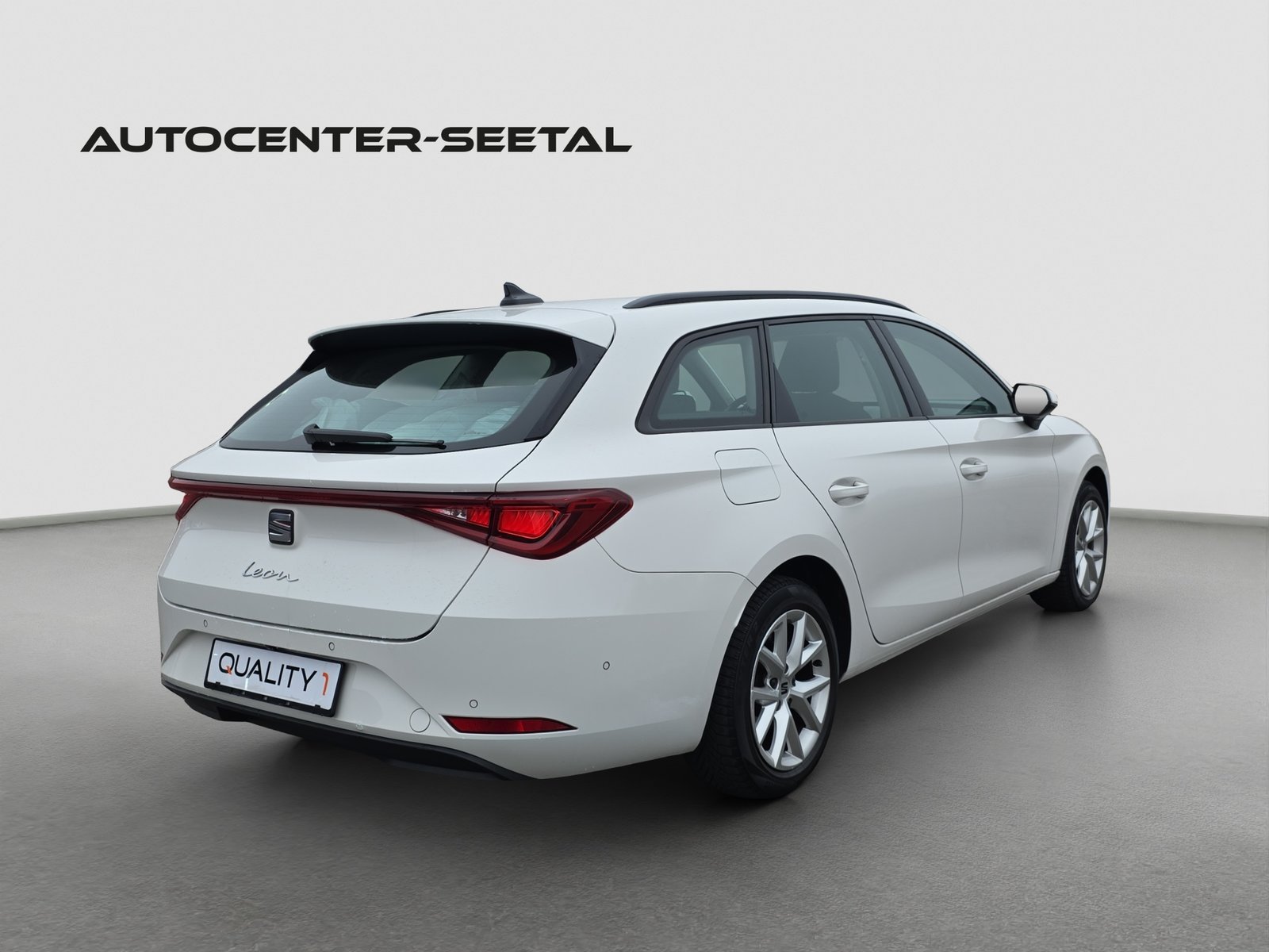 SEAT Leon ST 1.5 eTSI mHEV DSG Style, Mild-Hybrid Petrol/Electric, Second hand / Used, Automatic - 3