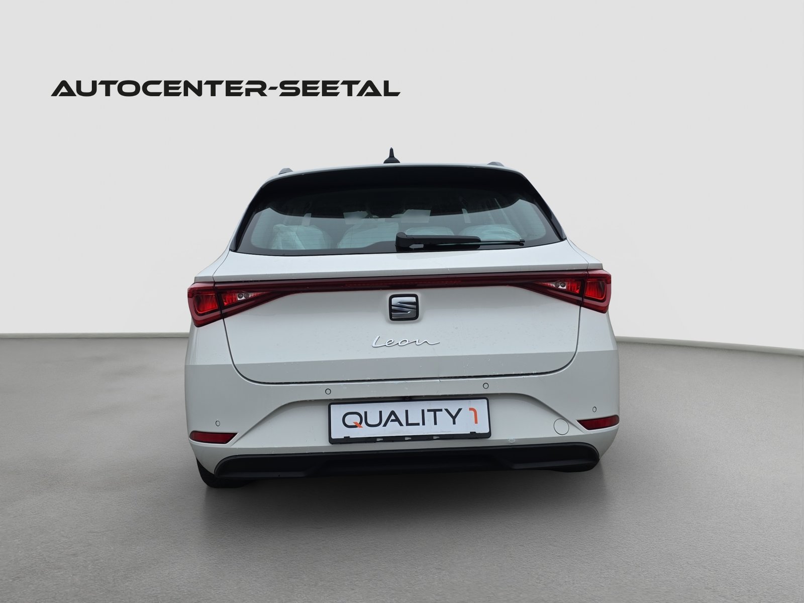 SEAT Leon ST 1.5 eTSI mHEV DSG Style, Mild-Hybrid Petrol/Electric, Second hand / Used, Automatic - 4