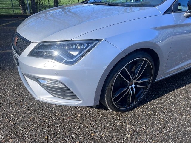 SEAT Leon ST 2.0 TSI Swiss 300 4 Drive DSG, Petrol, Second hand / Used, Automatic - 2
