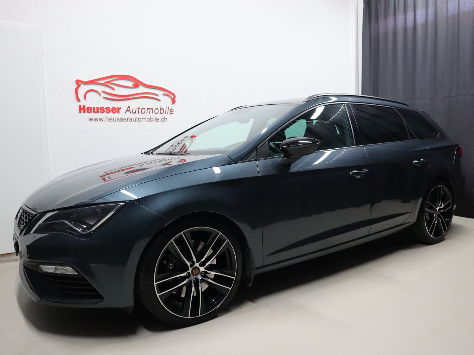 SEAT Leon ST 2.0 TSI 300 4 Drive DSG - Digital Cockpit, Petrol, Second hand / Used, Automatic - 2