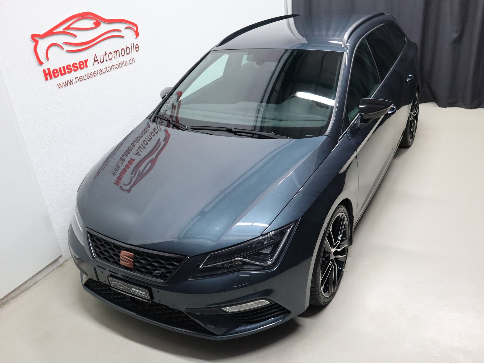 SEAT Leon ST 2.0 TSI 300 4 Drive DSG - Digital Cockpit, Petrol, Second hand / Used, Automatic - 3