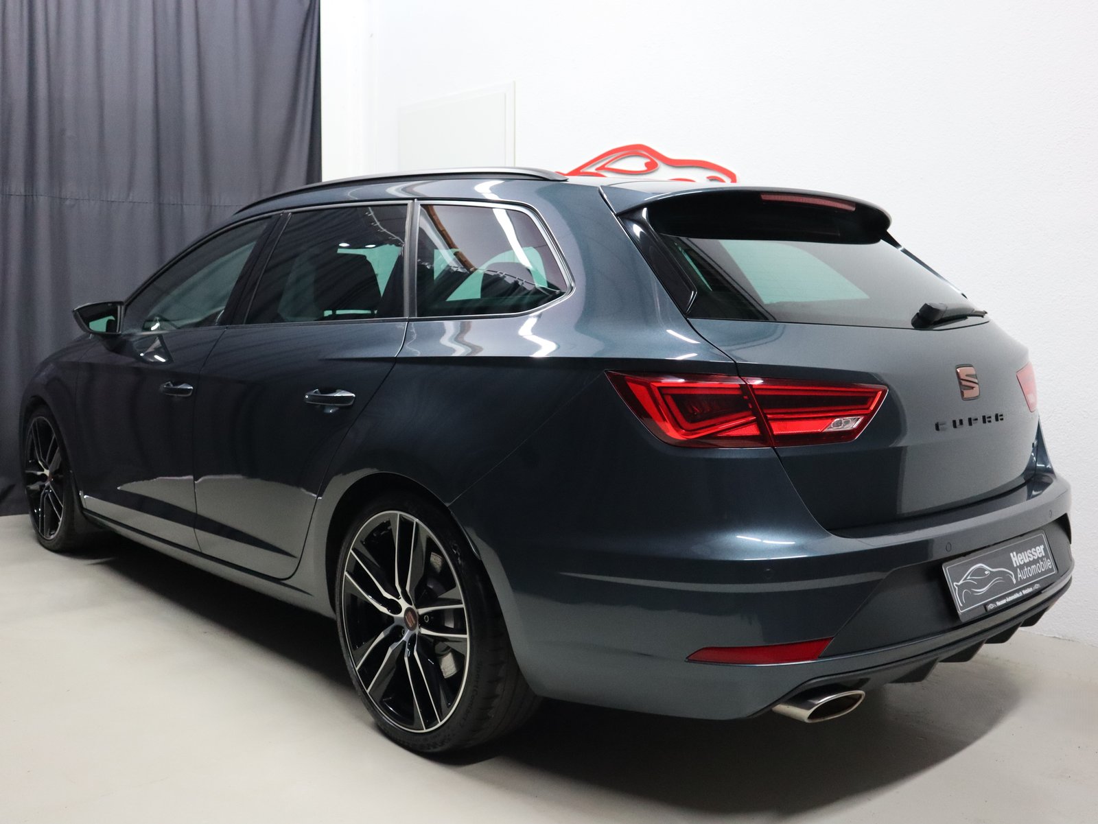 SEAT Leon ST 2.0 TSI 300 4 Drive DSG - Digital Cockpit, Petrol, Second hand / Used, Automatic - 4