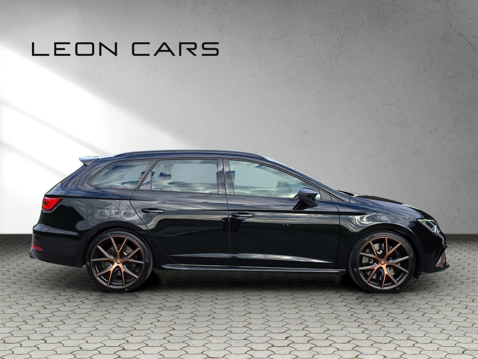 SEAT Leon ST 2.0 TSI ABT R 350 PS 4 Drive DSG, Petrol, Second hand / Used, Automatic - 7