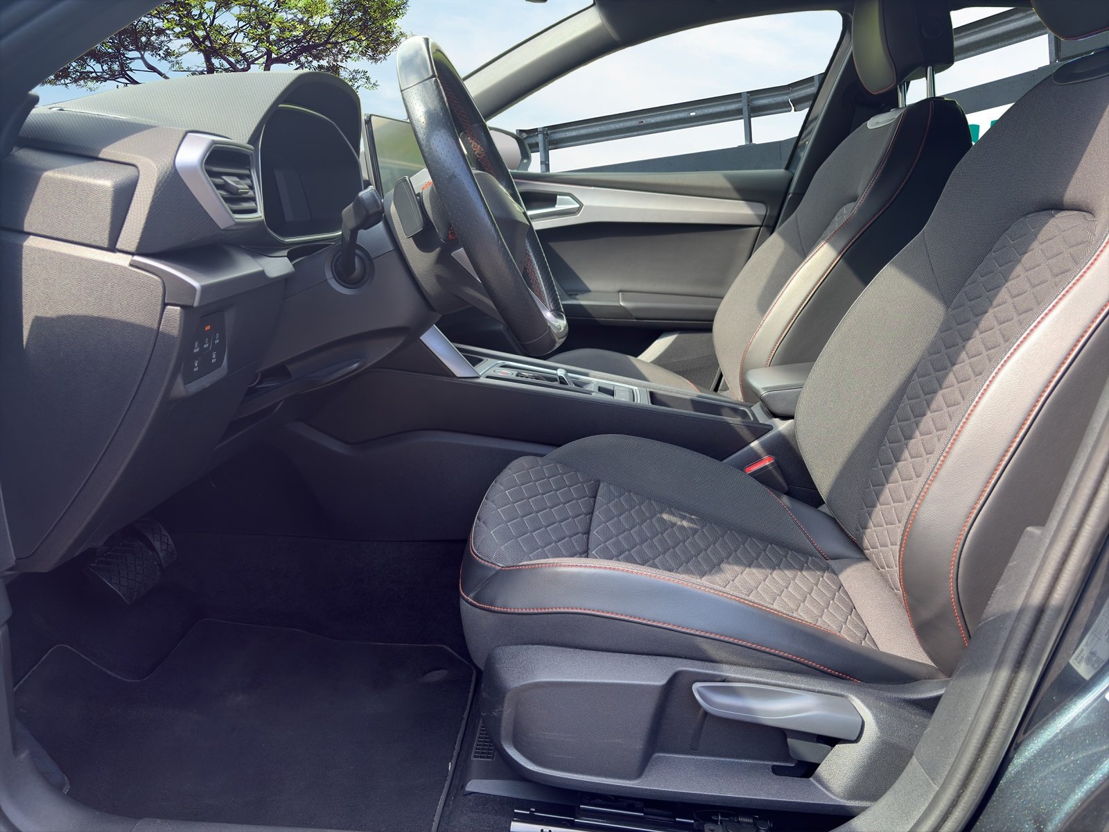 SEAT Leon ST 1.5 eTSI mHEV DSG FR, Mild-Hybrid Benzin/Elektro, Occasion / Gebraucht, Automatik - 7