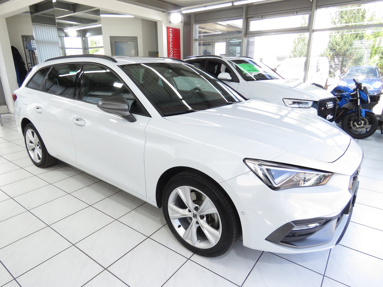SEAT Leon ST 1.4 eHybrid pHEV DSG FR, Plug-in-Hybrid Benzin/Elektro, Occasion / Gebraucht, Automatik - 3