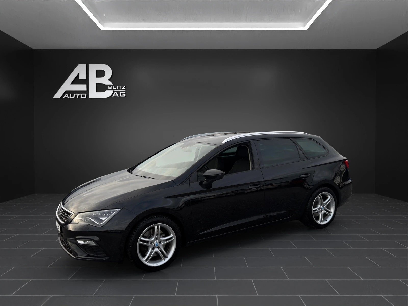 SEAT Leon ST 2.0 TSI FR DSG, Petrol, Second hand / Used, Automatic - 2