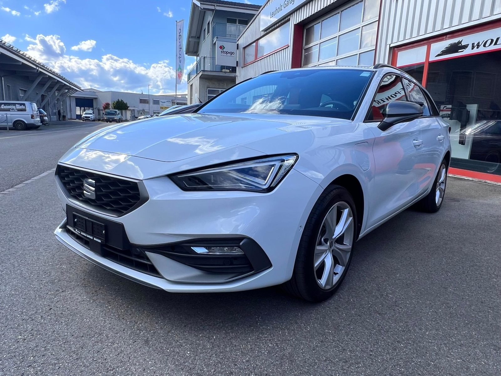 SEAT Leon ST 1.5 eHybrid FR DSG, Plug-in-Hybrid Petrol/Electric, Second hand / Used, Automatic - 6