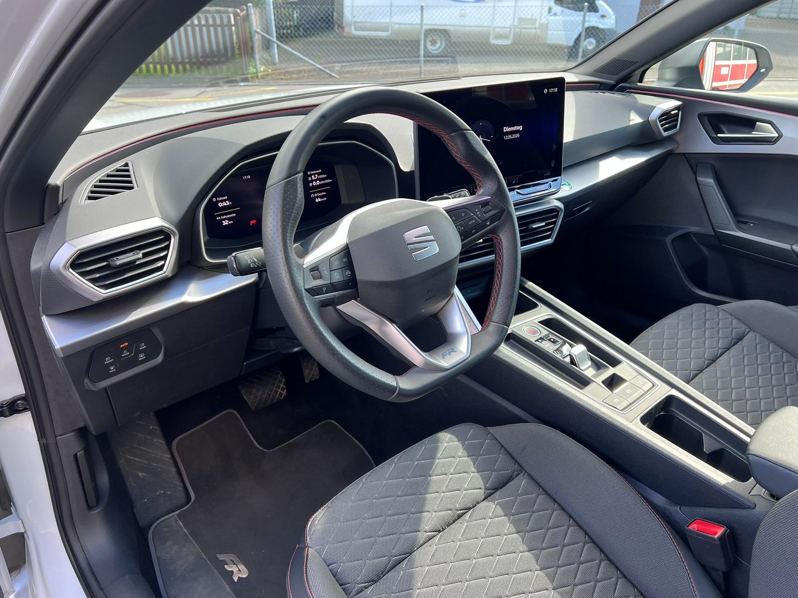 SEAT Leon ST 1.5 eHybrid FR DSG, Plug-in-Hybrid Petrol/Electric, Second hand / Used, Automatic - 7