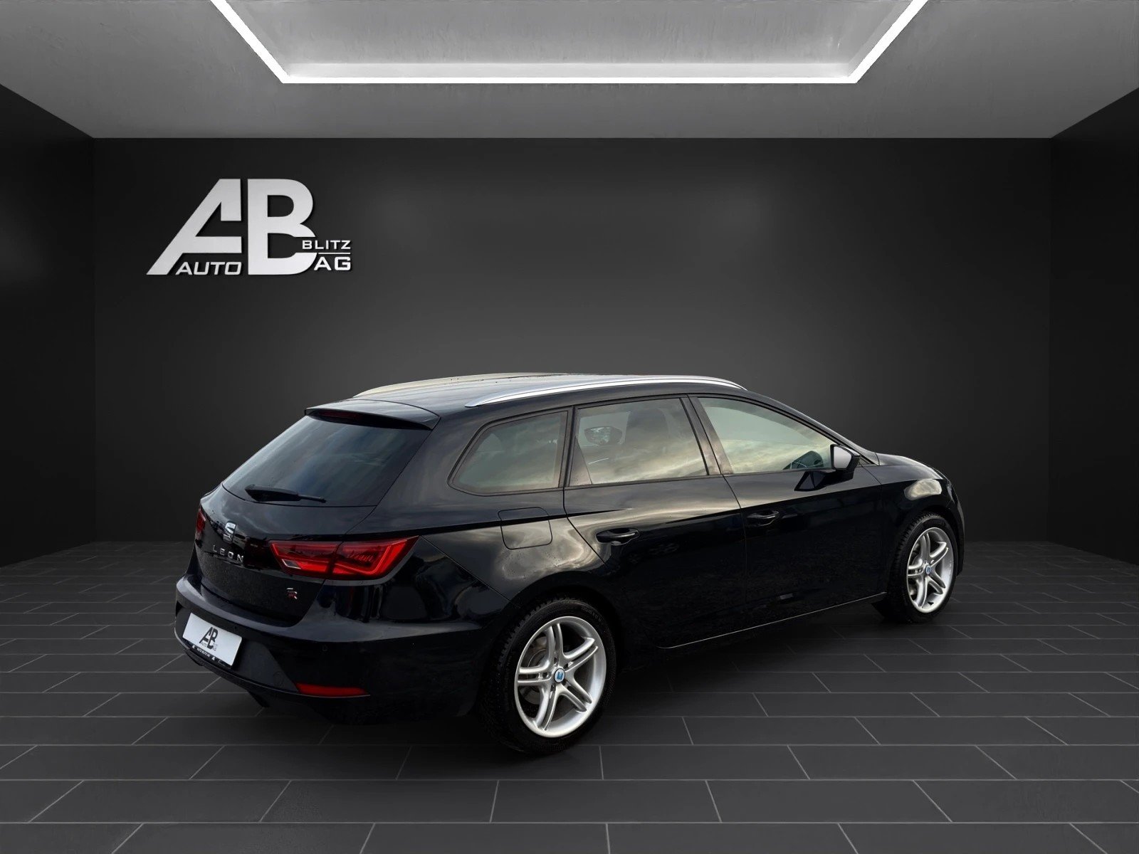 SEAT Leon ST 2.0 TSI FR DSG, Petrol, Second hand / Used, Automatic - 5