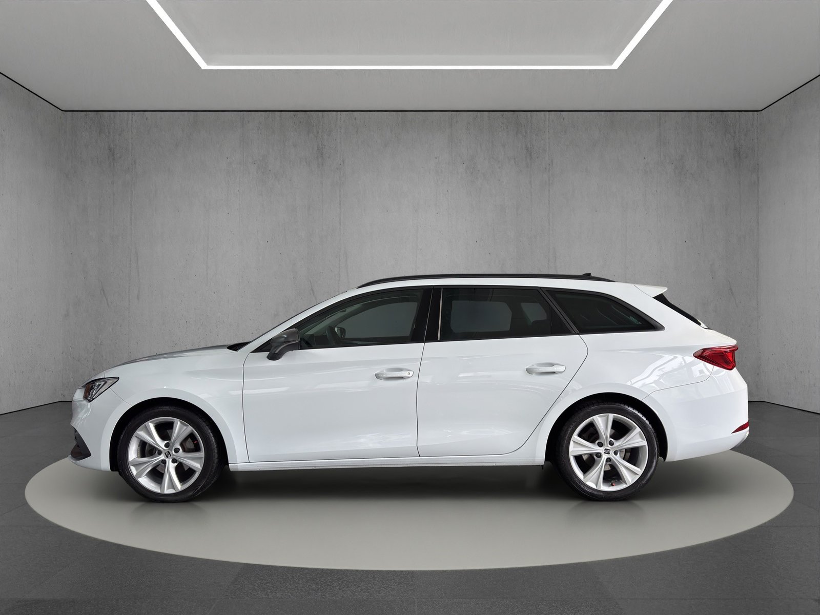 SEAT Leon ST 1.5 eTSI mHEV DSG FR Navi-Winterpaket-Distronic, Mild-Hybrid Petrol/Electric, Second hand / Used, Automatic - 3