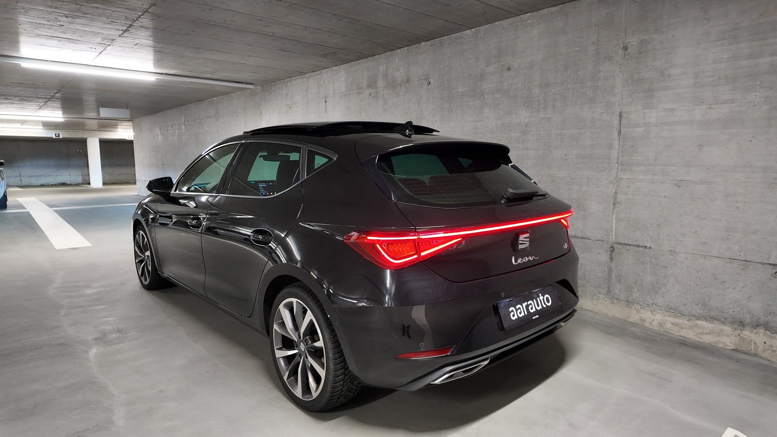 SEAT Leon ST 1.5 eTSI mHEV DSG Hola FR, Mild-Hybrid Petrol/Electric, Second hand / Used, Automatic - 2