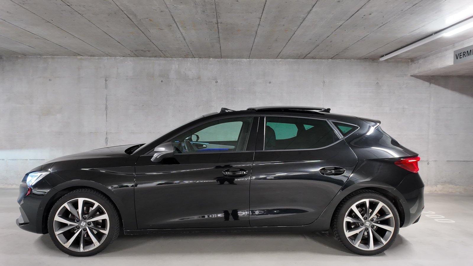 SEAT Leon ST 1.5 eTSI mHEV DSG Hola FR, Mild-Hybrid Petrol/Electric, Second hand / Used, Automatic - 3