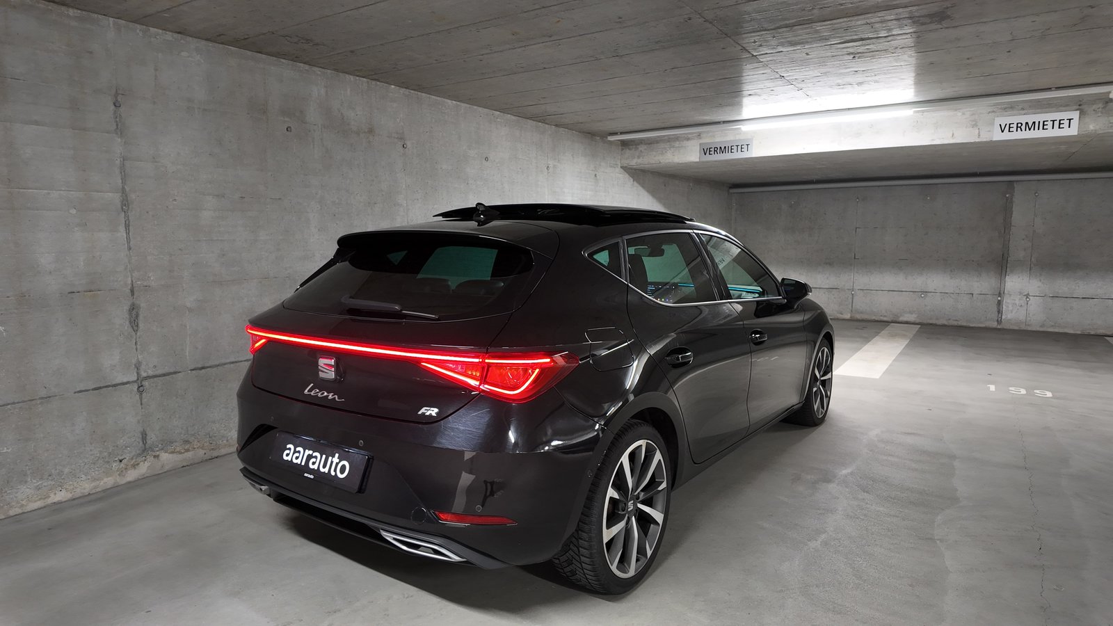SEAT Leon ST 1.5 eTSI mHEV DSG Hola FR, Mild-Hybrid Petrol/Electric, Second hand / Used, Automatic - 5
