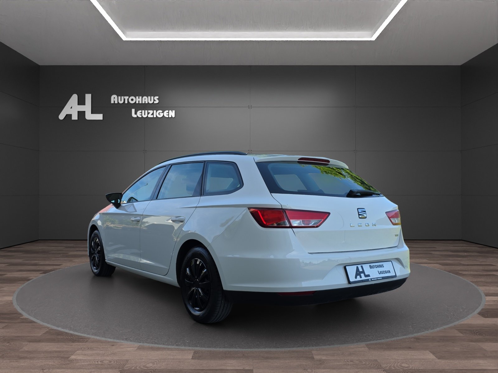 SEAT Leon ST 1.2 TSI Style, Petrol, Second hand / Used, Manual - 3