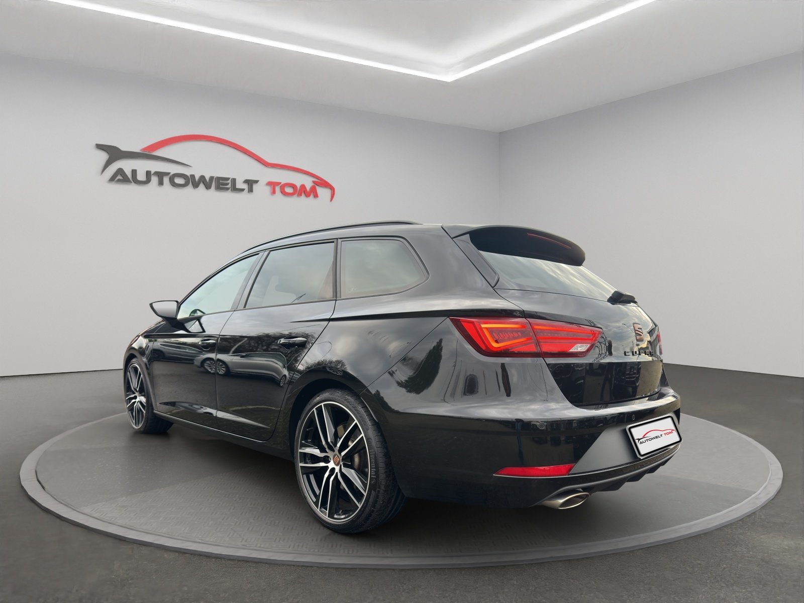 SEAT Leon ST 2.0 TSI 300 4 Drive DSG, Benzin, Occasion / Gebraucht, Automatik - 3