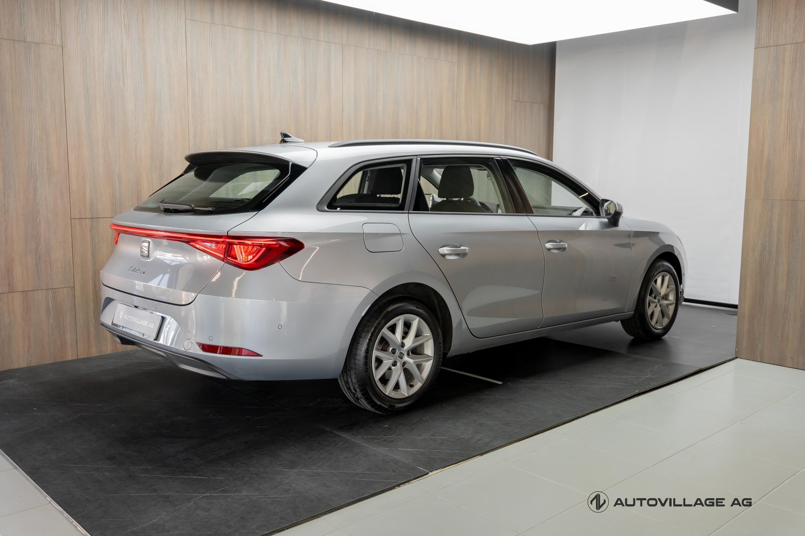 SEAT Leon ST 1.0 eTSI mHEV DSG Style, Mild-Hybrid Benzin/Elektro, Occasion / Gebraucht, Automatik - 2