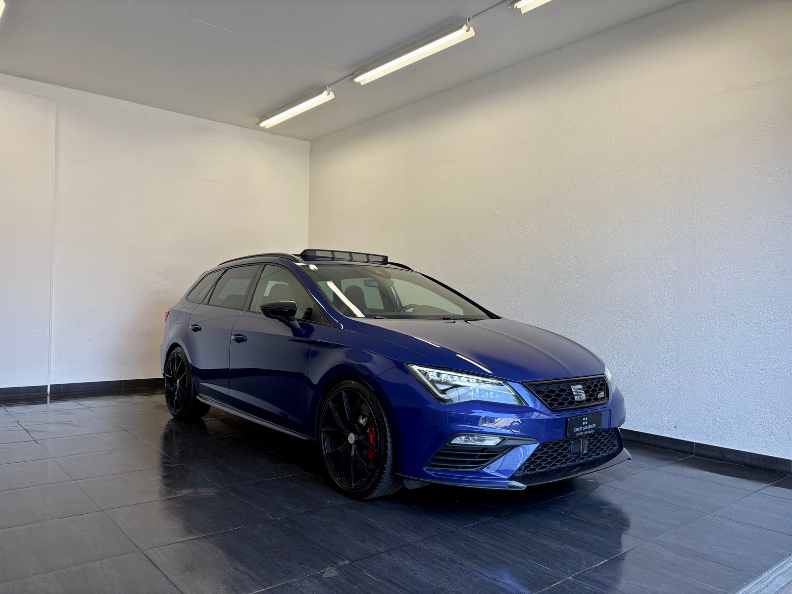 SEAT Leon ST 2.0 TSI 370 4 Drive DSG Sondermodel, Petrol, Second hand / Used, Automatic - 3
