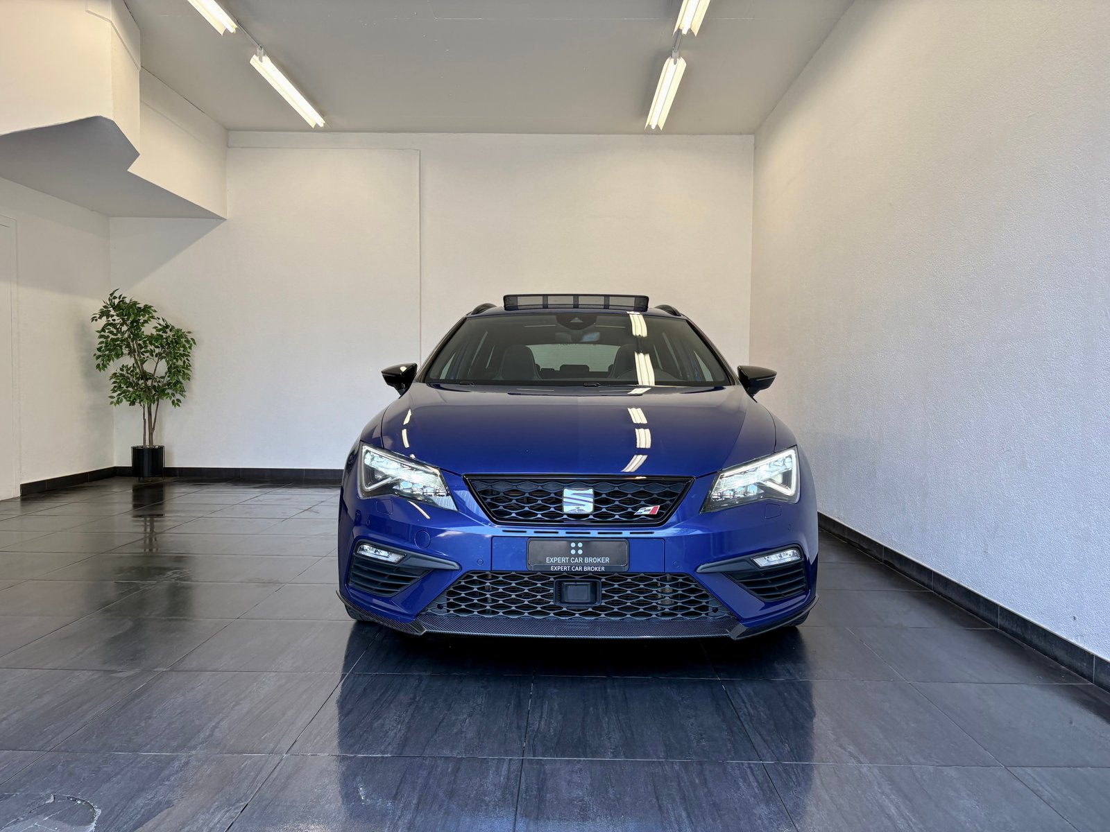 SEAT Leon ST 2.0 TSI 370 4 Drive DSG Sondermodel, Petrol, Second hand / Used, Automatic - 4