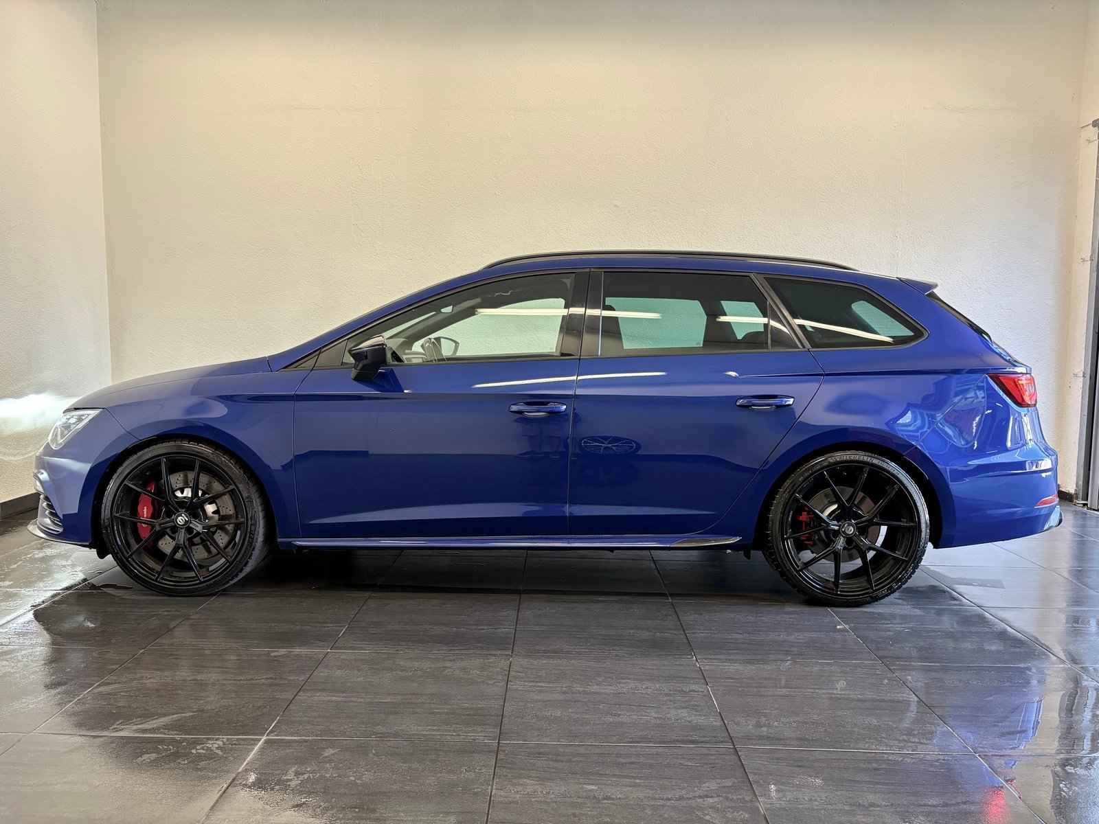 SEAT Leon ST 2.0 TSI 370 4 Drive DSG Sondermodel, Petrol, Second hand / Used, Automatic - 7