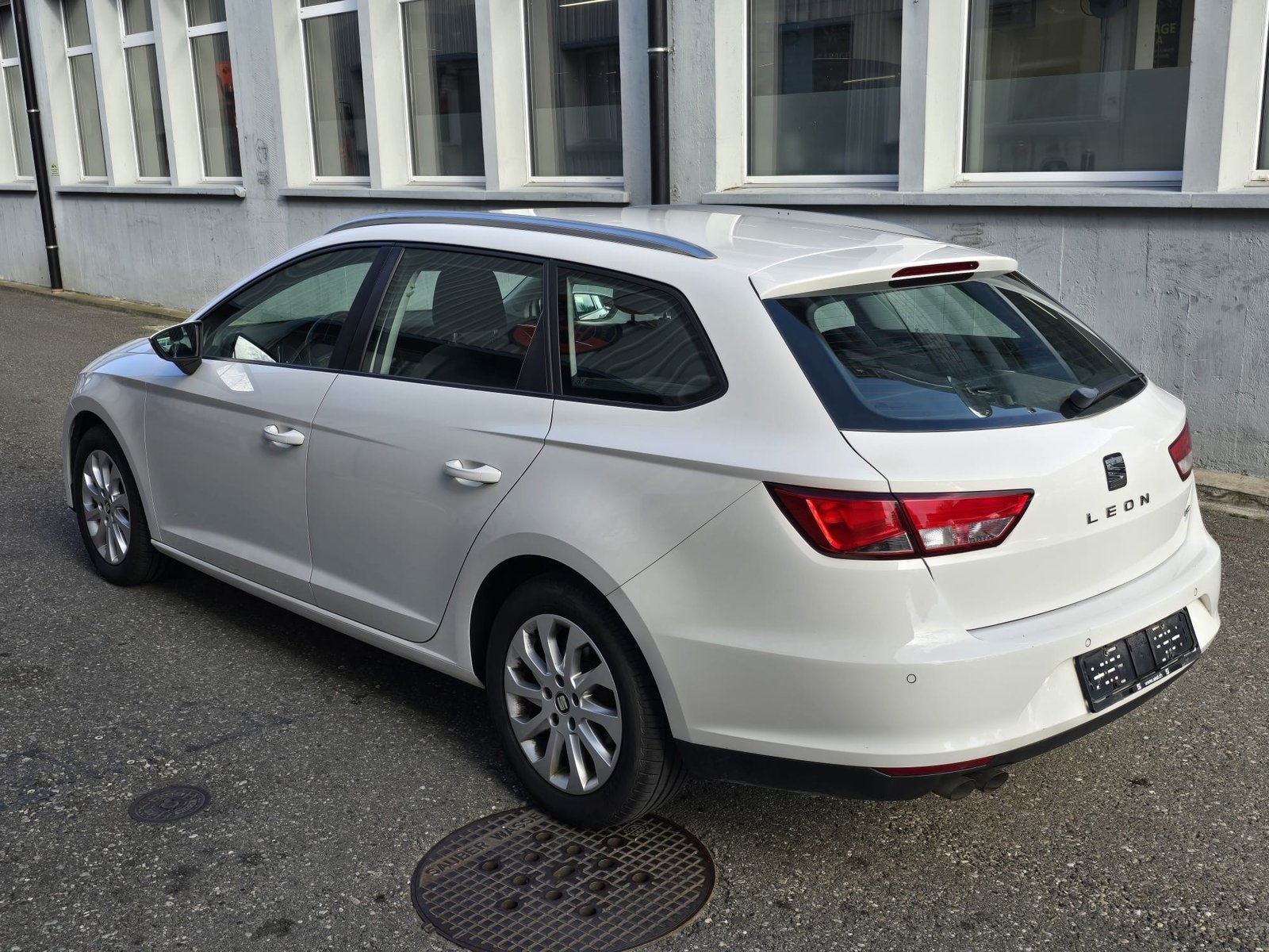 SEAT Leon ST 1.6 TDI Style 4Drive, Diesel, Occasion / Gebraucht, Handschaltung - 4