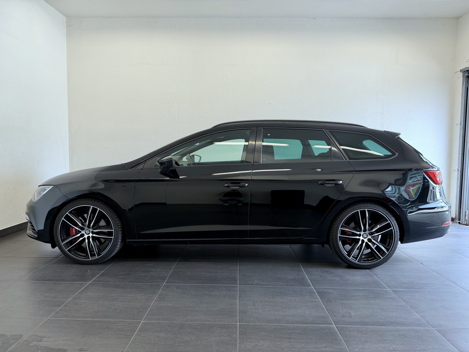 SEAT Leon ST 2.0 TSI 300 4 Drive DSG, Essence, Occasion / Utilisé, Automatique - 7
