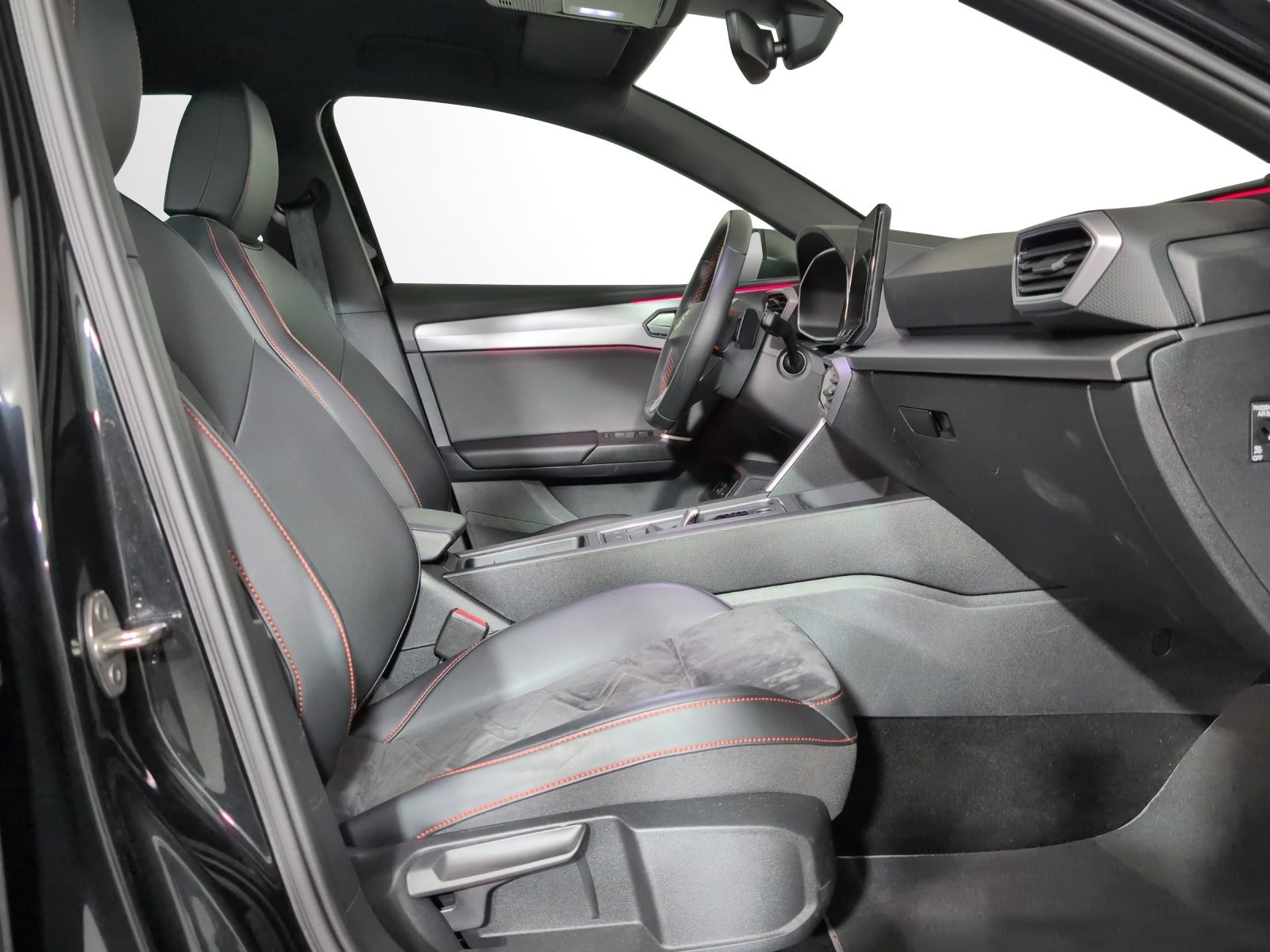 SEAT LEON SPORTSTOURER HOLA FR e-HYBRID (netto), Voll-Hybrid Benzin/Elektro, Occasion / Gebraucht, Automatik - 7
