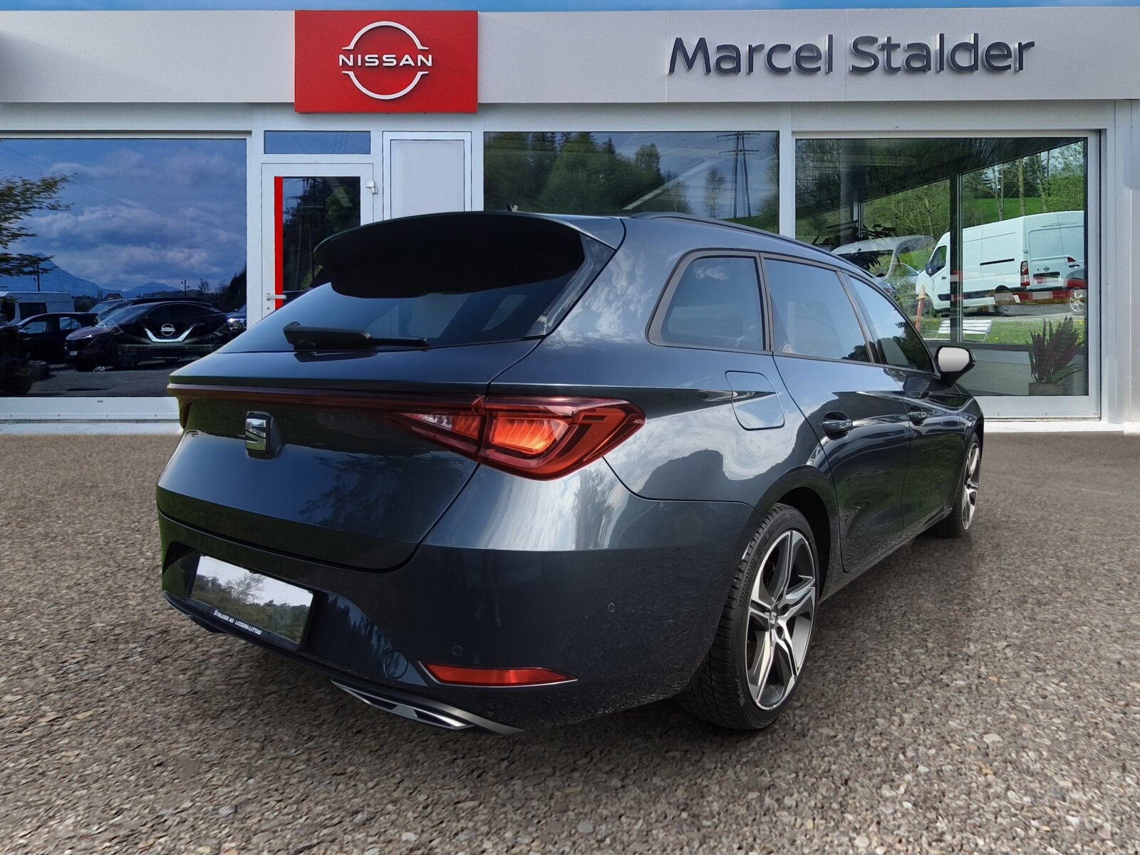 SEAT Leon ST 1.5 eTSI mHEV DSG FR, Mild-Hybrid Petrol/Electric, Second hand / Used, Automatic - 6