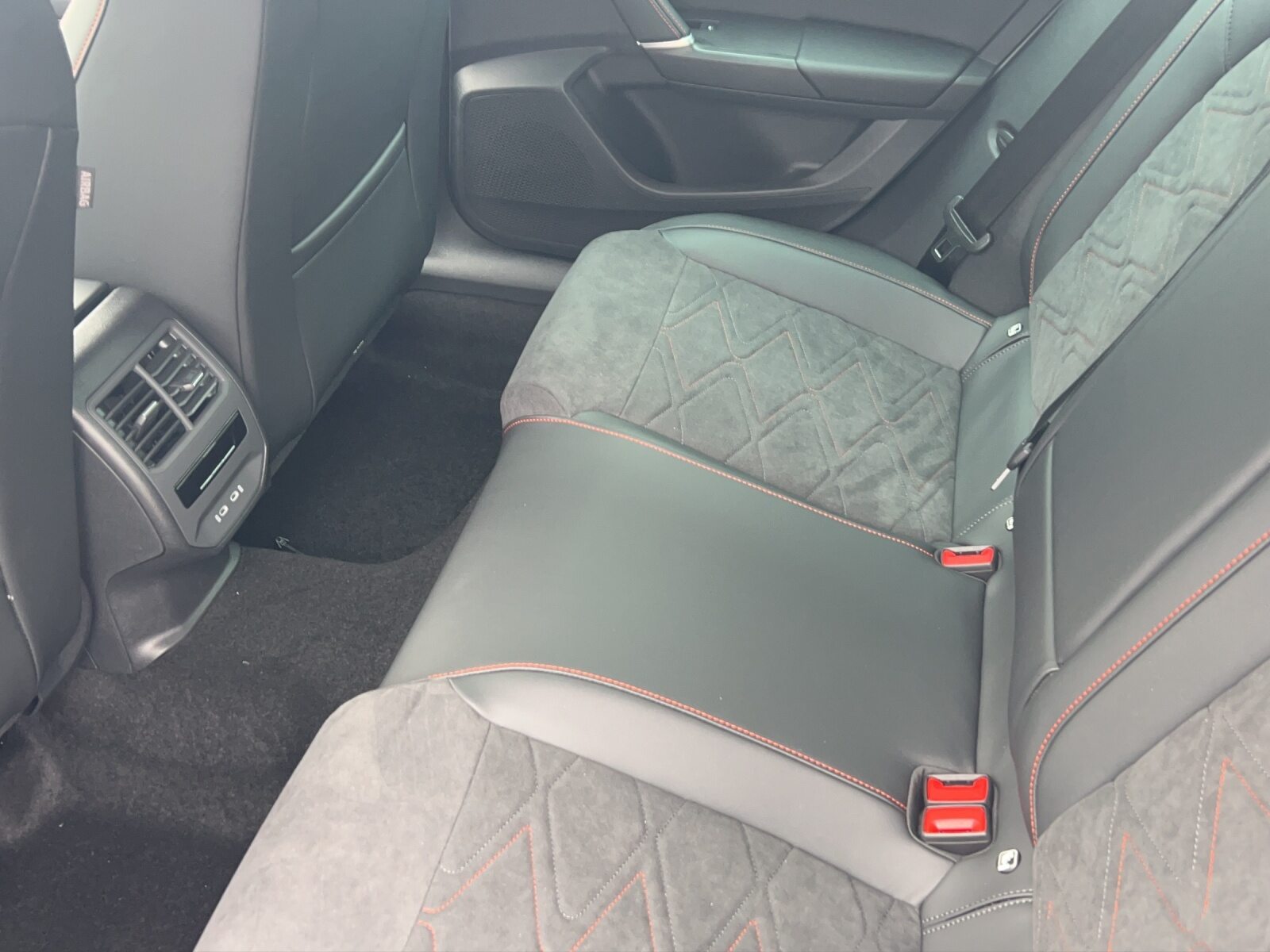 SEAT NEW SEAT LEON SPORTSTOURER MOVE FR (netto), Essence, Occasion / Utilisé, Automatique - 7