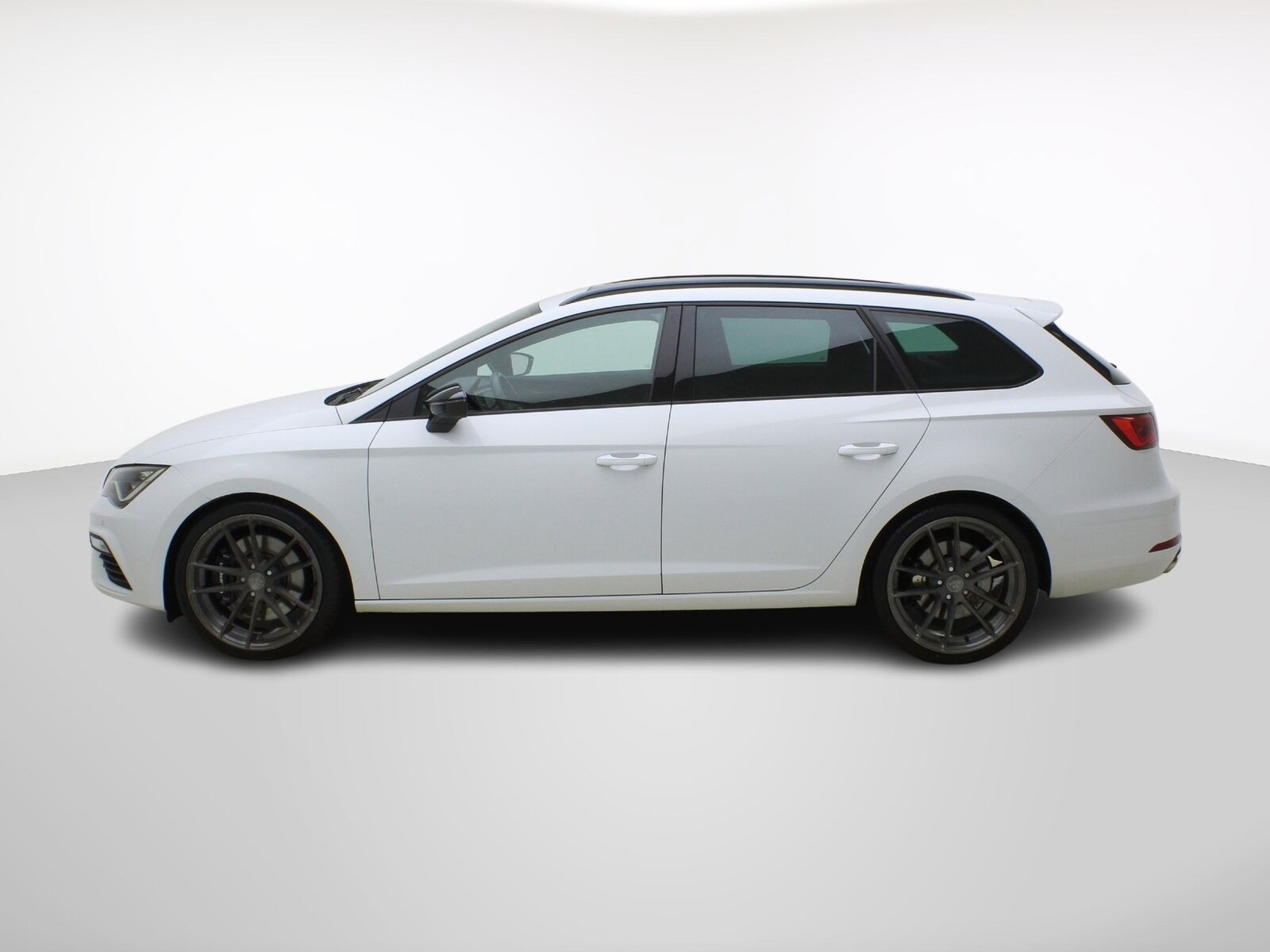 SEAT Leon ST 2.0 TSI DSG 4Drive, Petrol, Second hand / Used, Automatic - 3