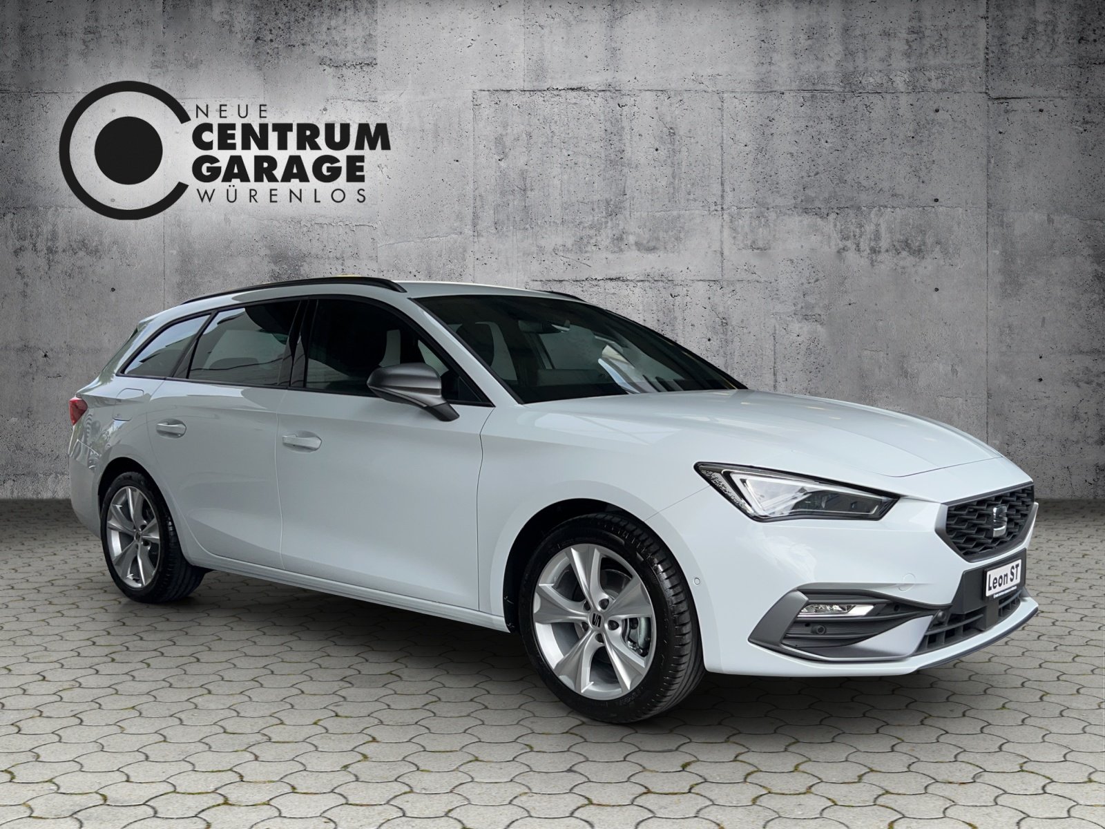 SEAT Leon ST 1.5 eTSI mHEV DSG Move FR, Mild-Hybrid Petrol/Electric, Ex-demonstrator, Automatic - 2