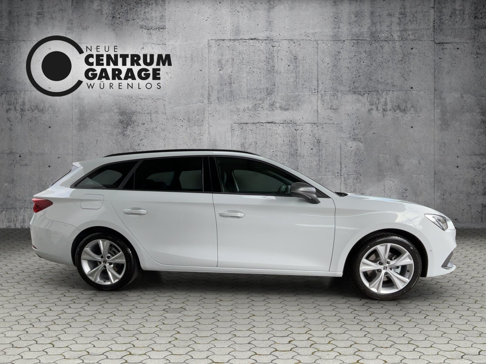 SEAT Leon ST 1.5 eTSI mHEV DSG Move FR, Mild-Hybrid Petrol/Electric, Ex-demonstrator, Automatic - 3