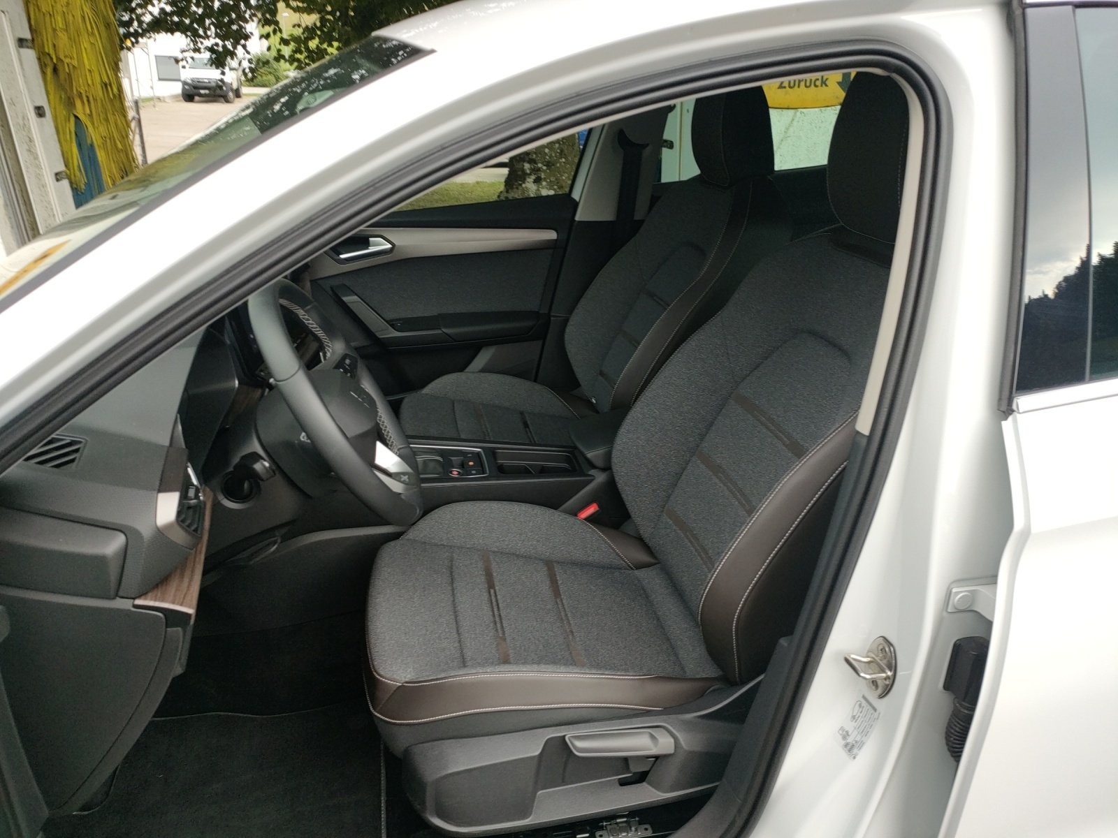 SEAT Leon 1.5 TSI 150 Style, Petrol, Manual - 5