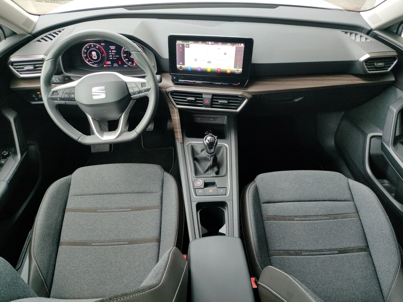 SEAT Leon 1.5 TSI 150 Style, Petrol, Manual - 6