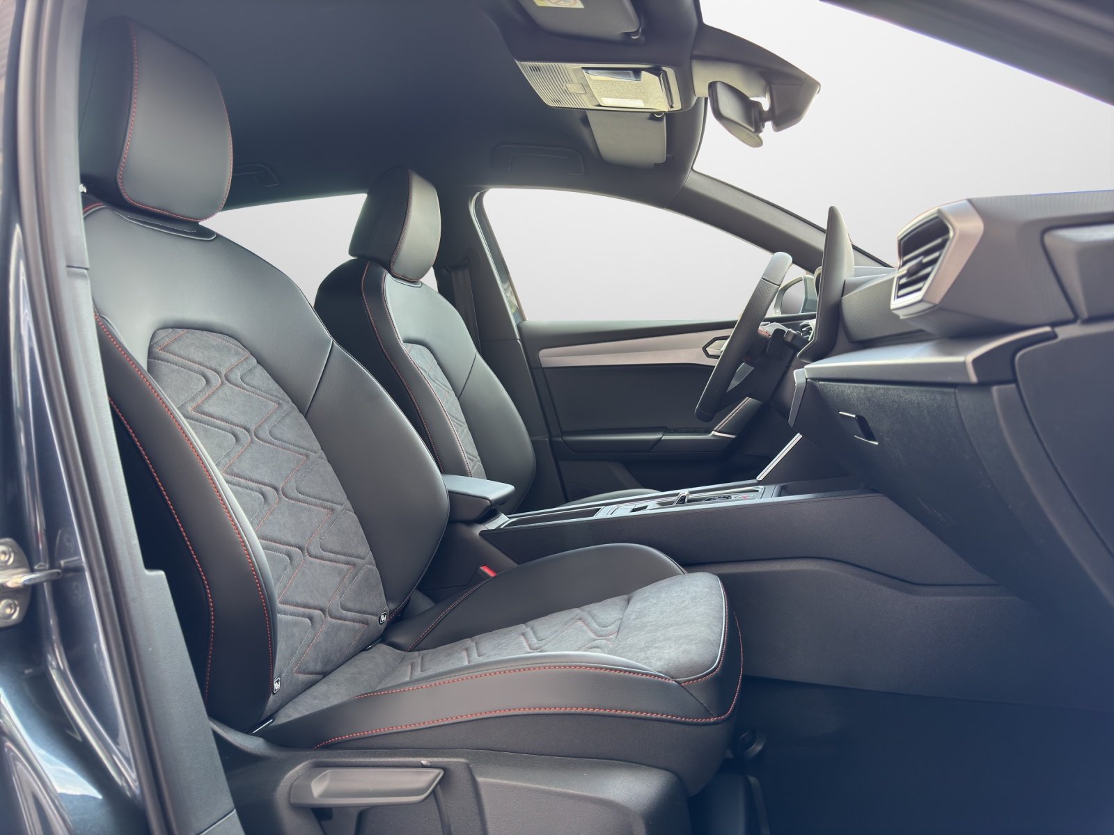 SEAT Leon 1.5 eTSI 150 Move FR DSG, Mild-Hybrid Petrol/Electric, New car, Automatic - 7