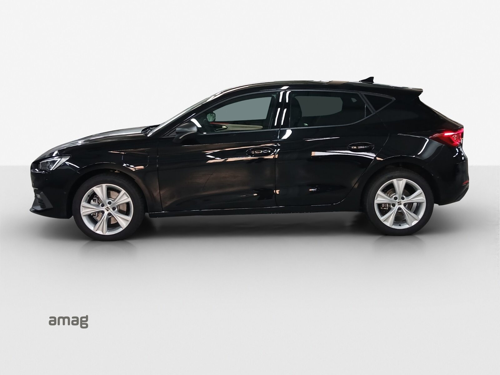 SEAT SEAT LEON MOVE! FR e-HYBRID (netto), Full-Hybrid Petrol/Electric, New car, Automatic - 2