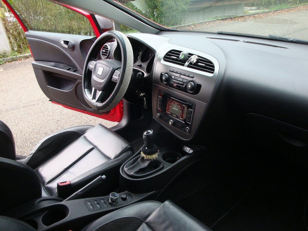 SEAT Leon 2.0 TDI FR, Diesel, Second hand / Used, Manual - 7