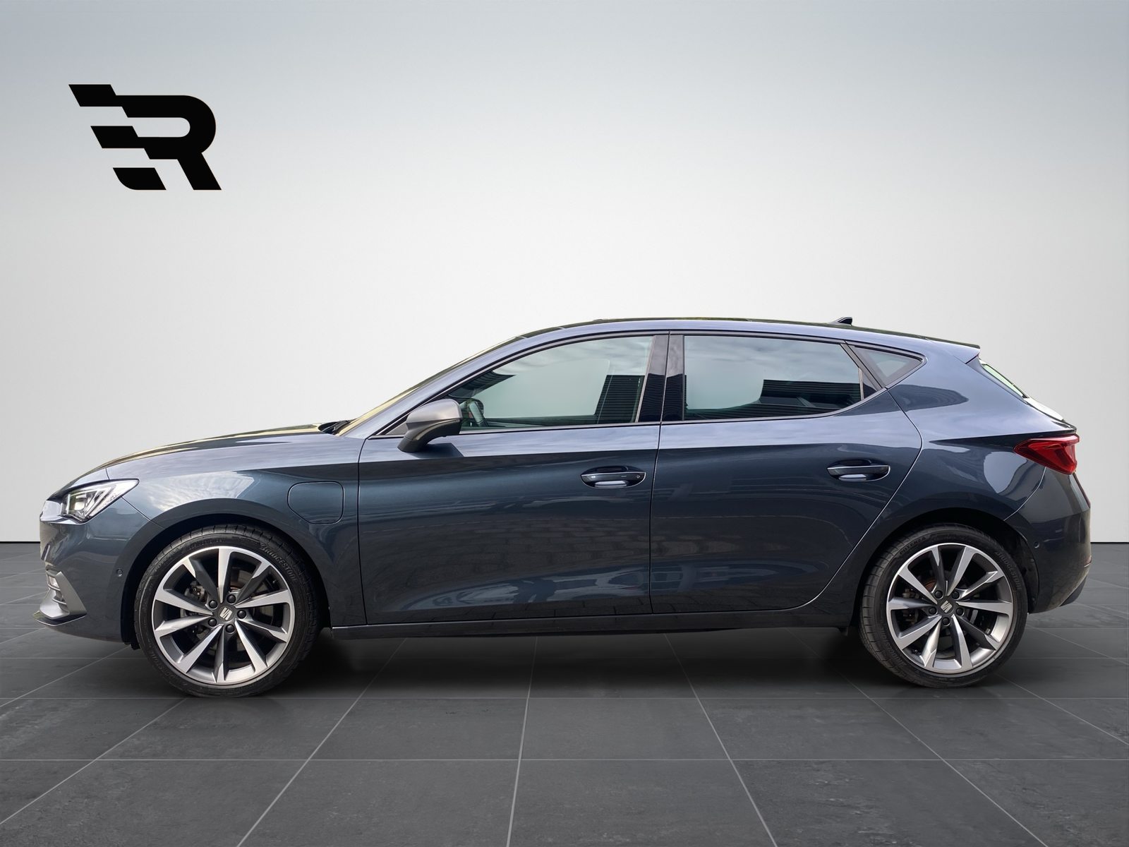 SEAT NEW LEON FR e-HYBRID, Full-Hybrid Petrol/Electric, Second hand / Used, Automatic - 2