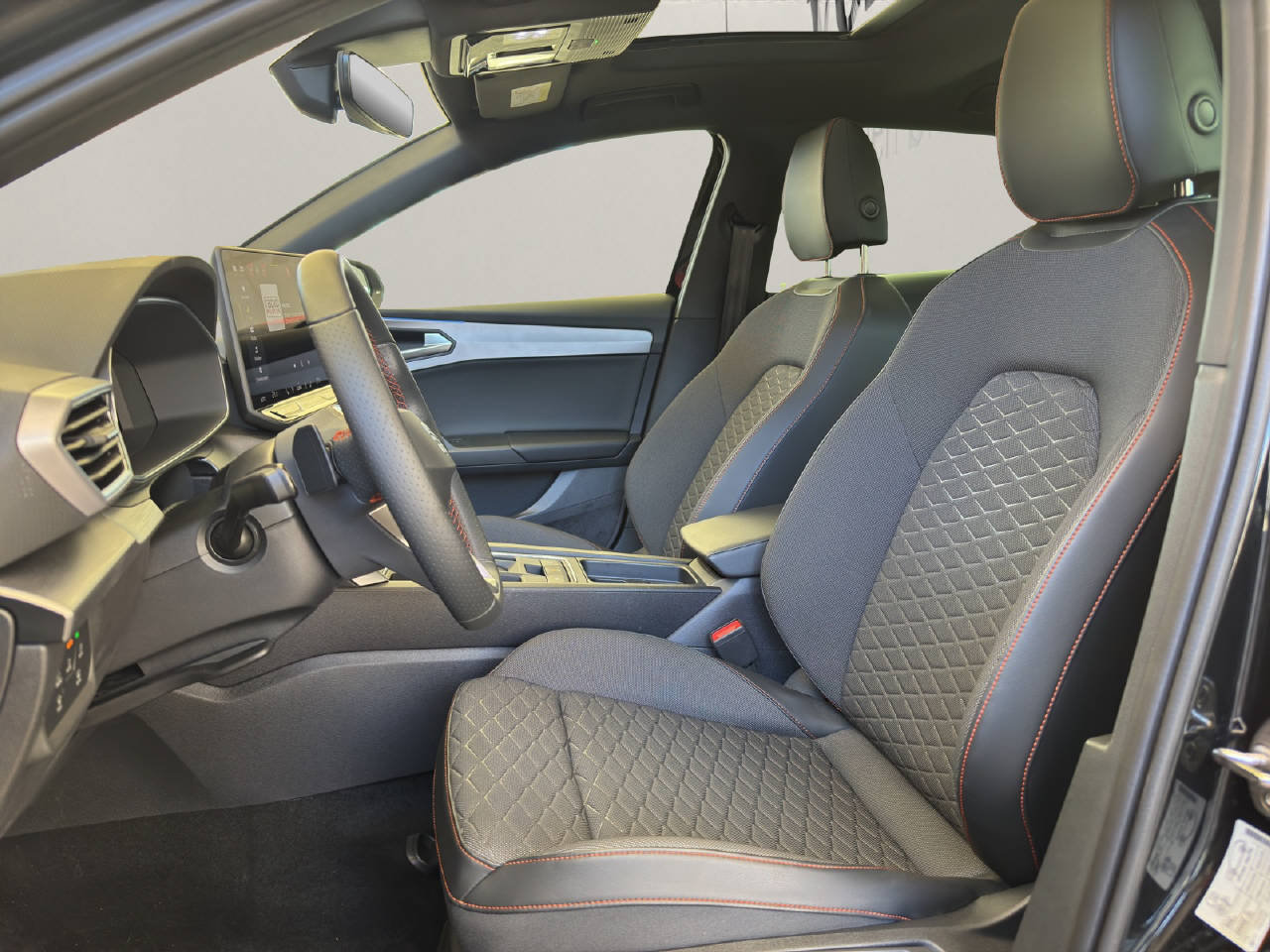 SEAT Leon 1.5 eTSI 150 FR DSG, Mild-Hybrid Benzin/Elektro, Occasion / Gebraucht, Automatik - 4