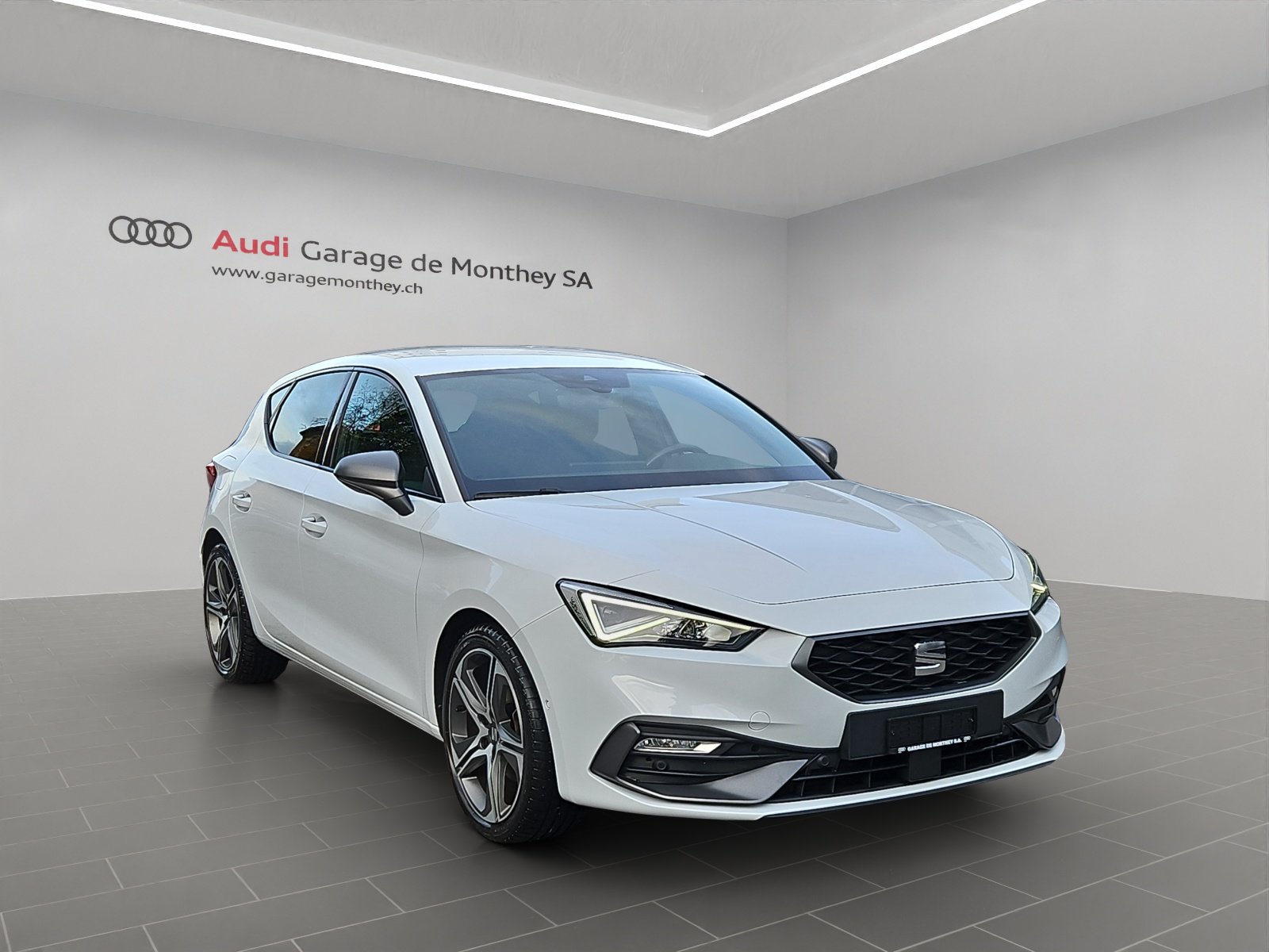 SEAT Leon 1.5 eTSI mHEV DSG Hola FR, Mild-Hybrid Petrol/Electric, Second hand / Used, Automatic - 3