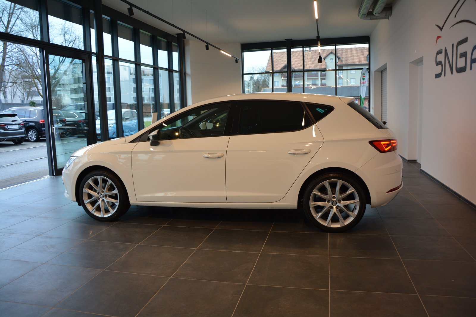 SEAT Leon 1.5 TGI FR DSG, Second hand / Used, Automatic - 3