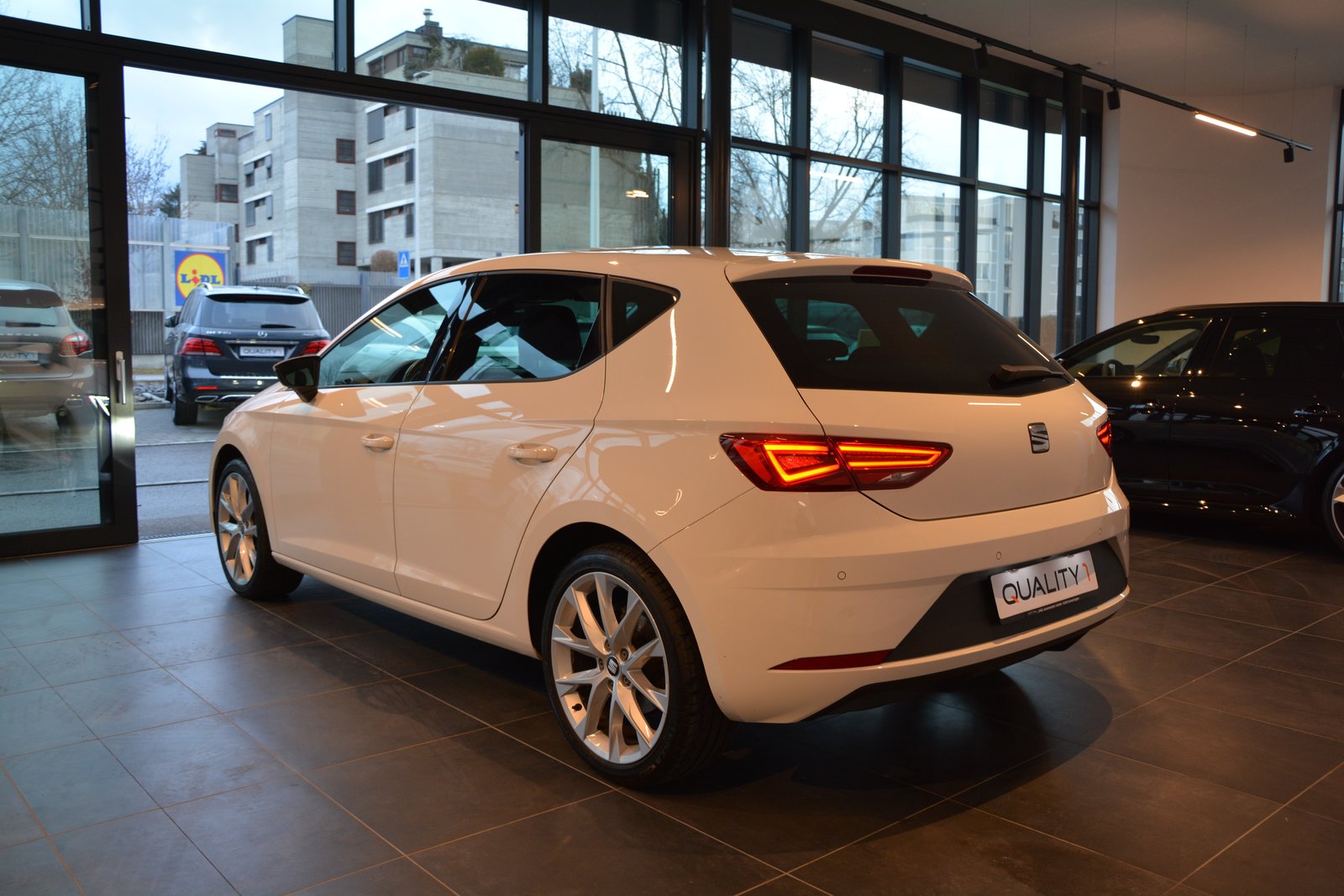 SEAT Leon 1.5 TGI FR DSG, Second hand / Used, Automatic - 4