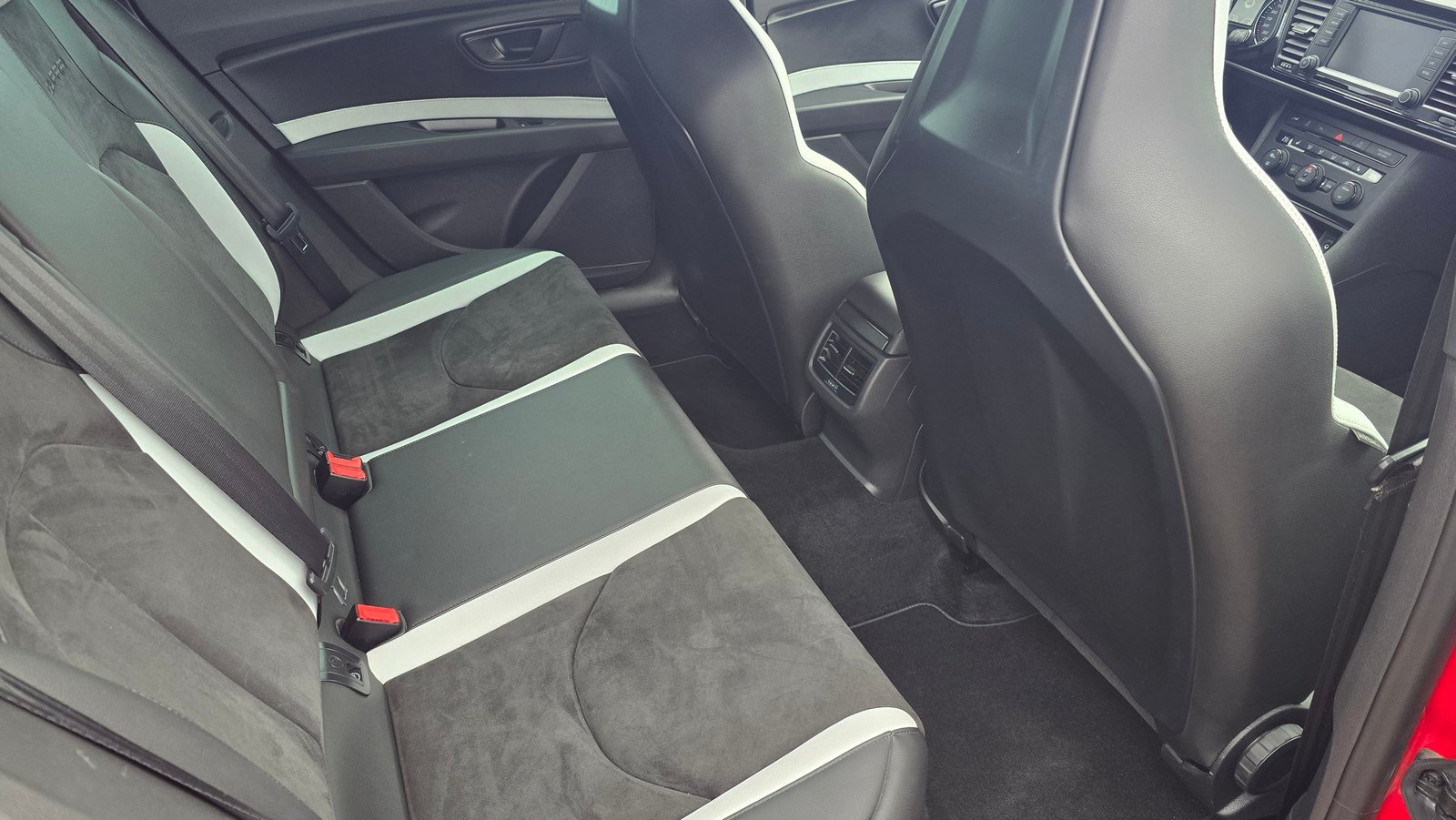 SEAT Leon 2.0 TSI 280 DSG, Benzin, Occasion / Gebraucht, Automatik - 6