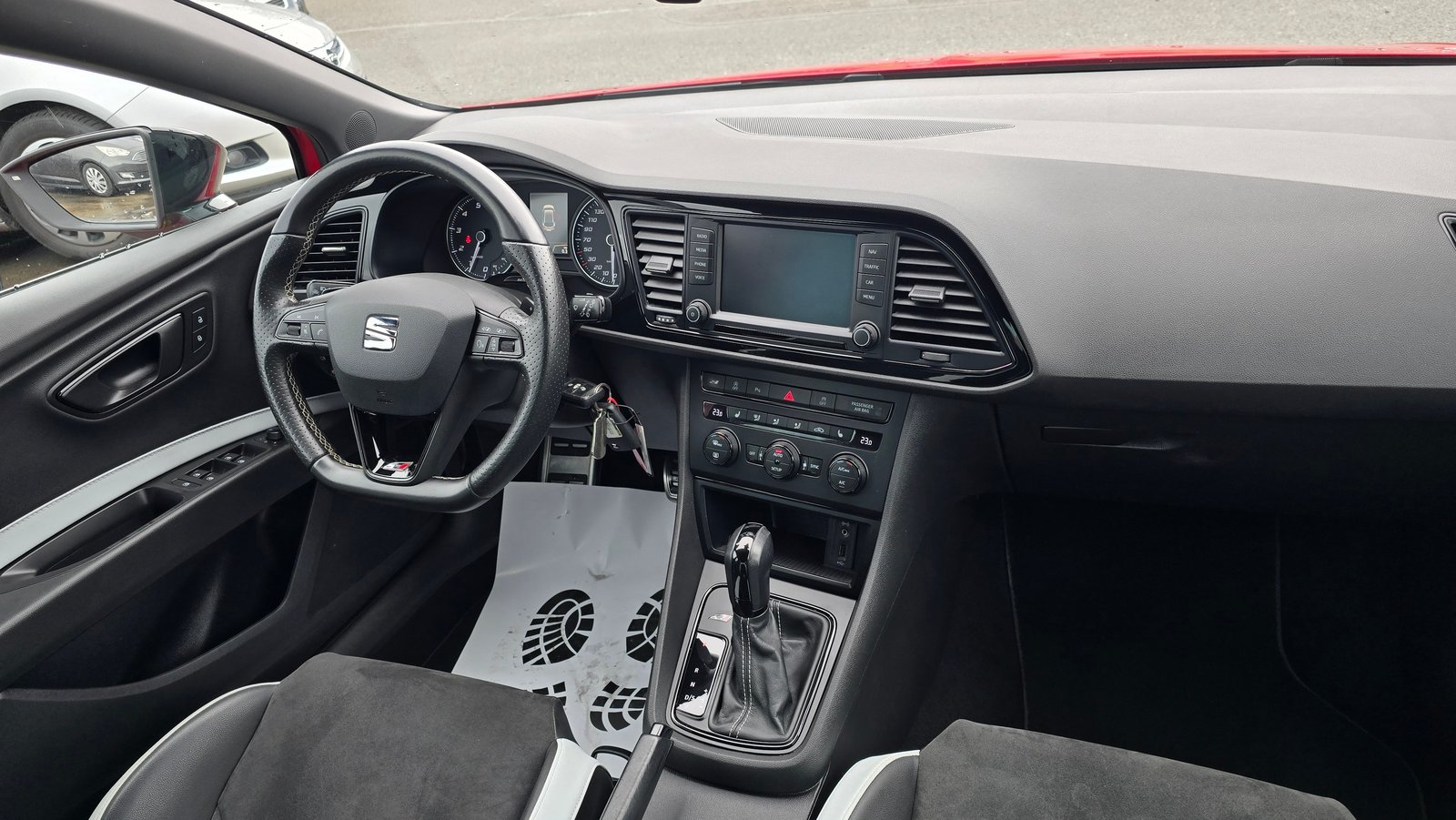 SEAT Leon 2.0 TSI 280 DSG, Benzin, Occasion / Gebraucht, Automatik - 7