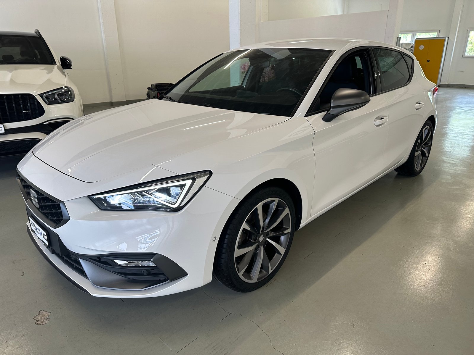 SEAT Leon 1.5 eTSI mHEV DSG FR, Mild-Hybrid Benzin/Elektro, Occasion / Gebraucht, Automatik - 3