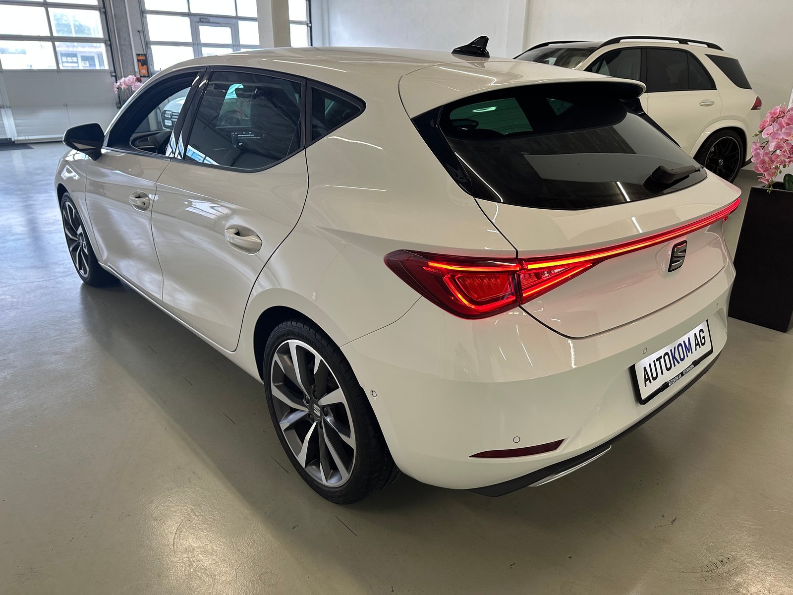 SEAT Leon 1.5 eTSI mHEV DSG FR, Mild-Hybrid Benzin/Elektro, Occasion / Gebraucht, Automatik - 4