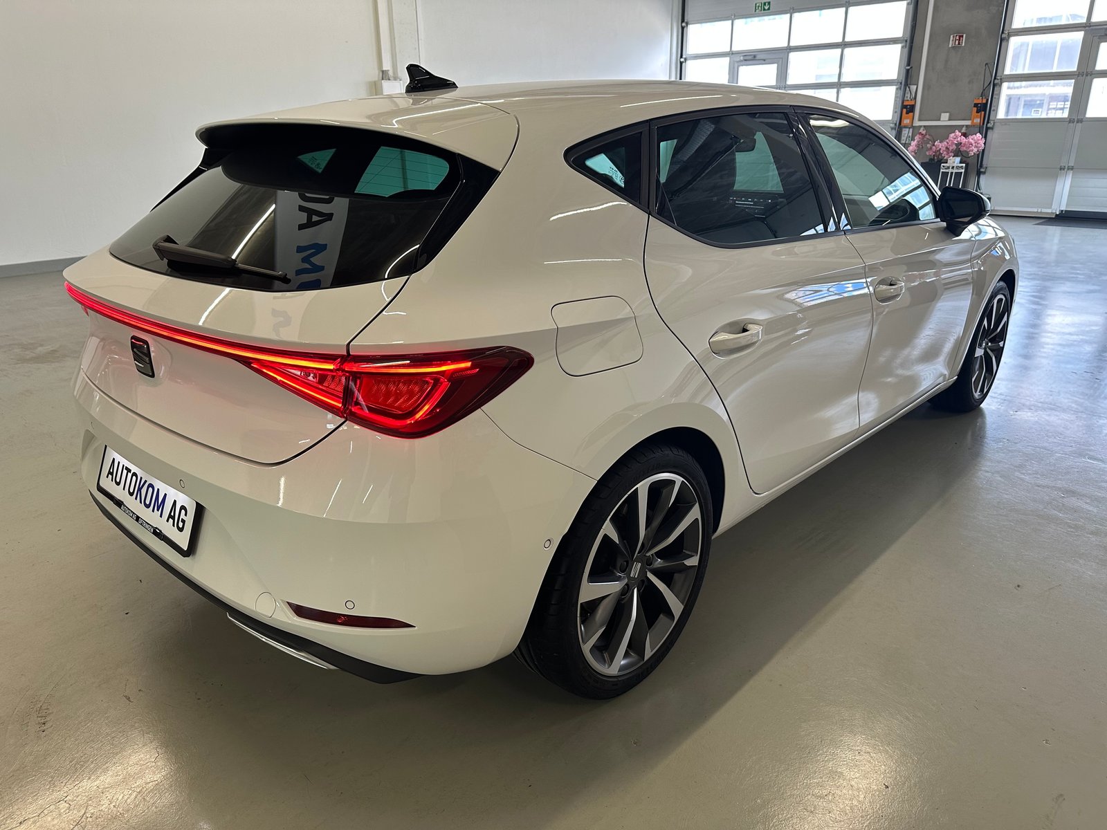 SEAT Leon 1.5 eTSI mHEV DSG FR, Mild-Hybrid Benzin/Elektro, Occasion / Gebraucht, Automatik - 5