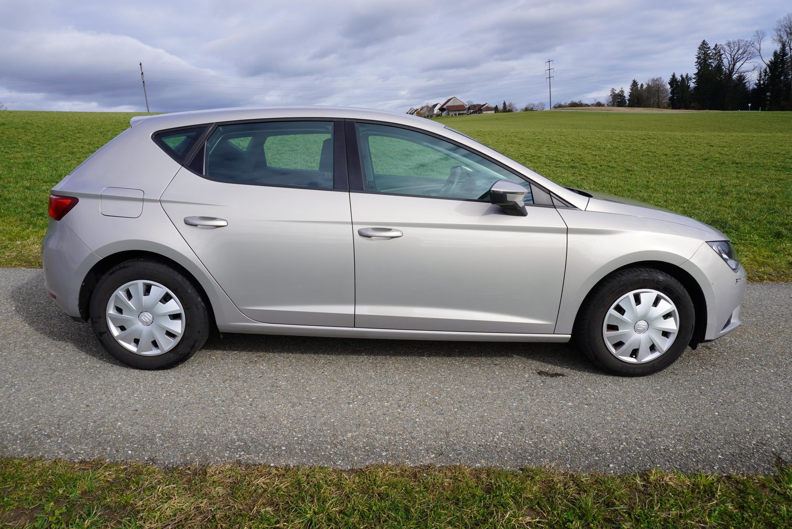 SEAT Leon 1.2 TSI 110 Style iTech, Petrol, Second hand / Used, Manual - 4